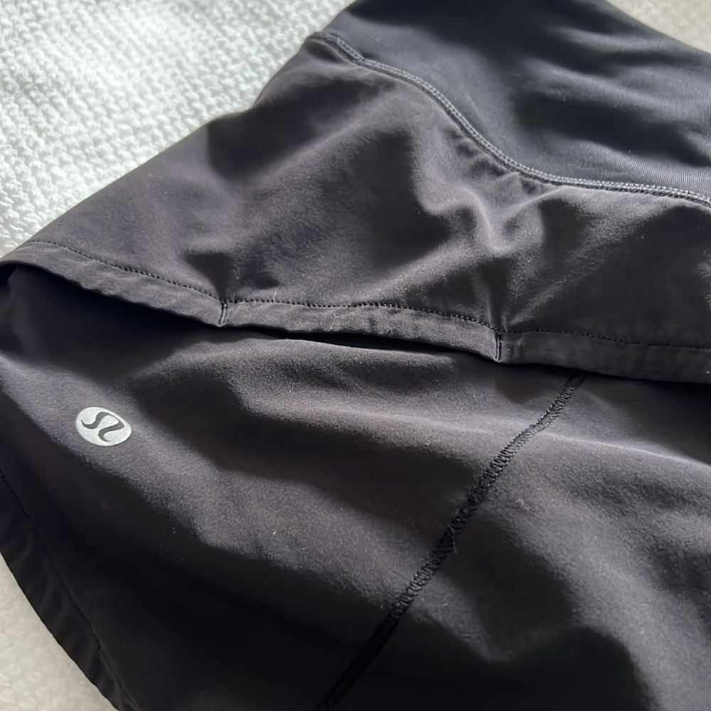 Like new 2 1/2 inch shorts from Lululemon. Size 10. - Picture 4 of 4